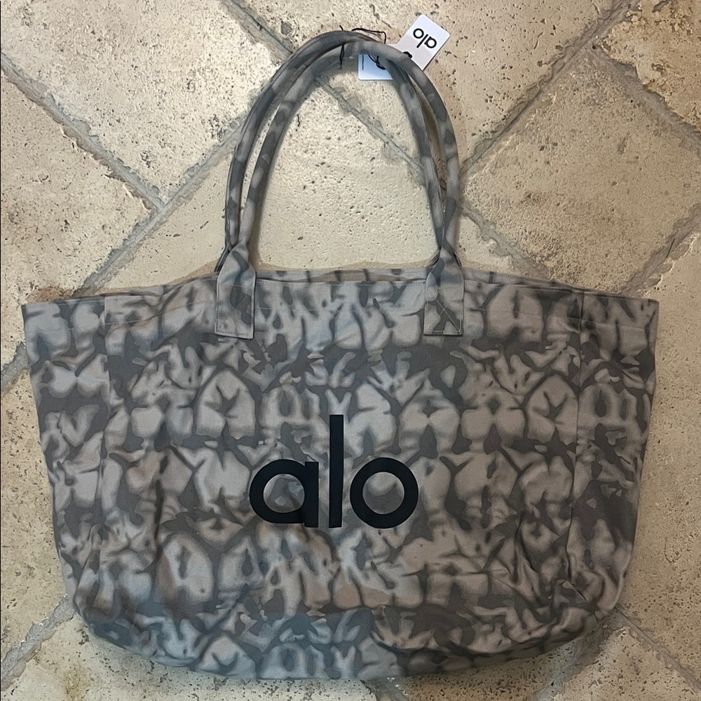 ALO Yoga Black and Gray Tie-Dye Tote Bag
